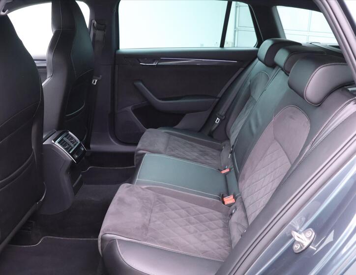 Škoda Superb 14