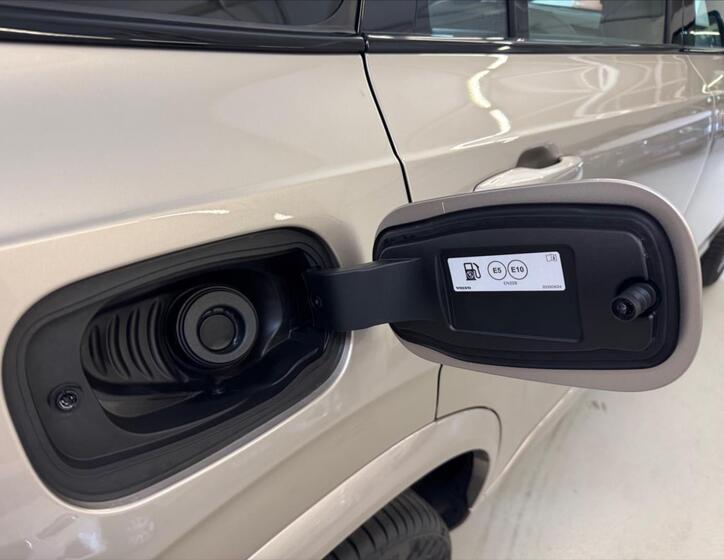 Volvo XC90 13