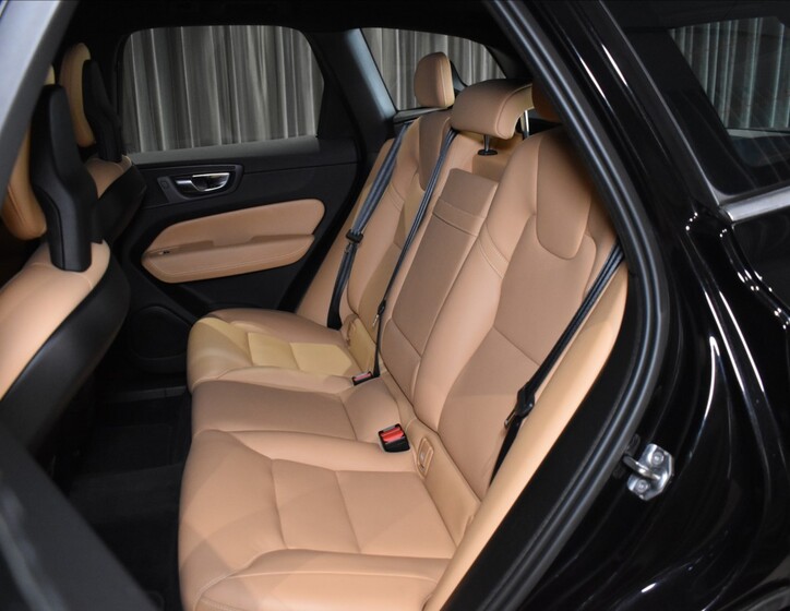Volvo XC60 9