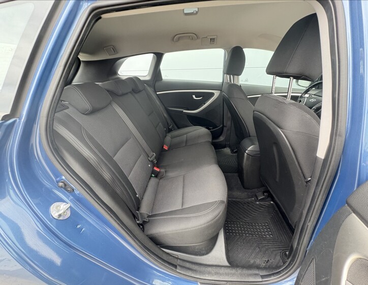 Hyundai i30 24