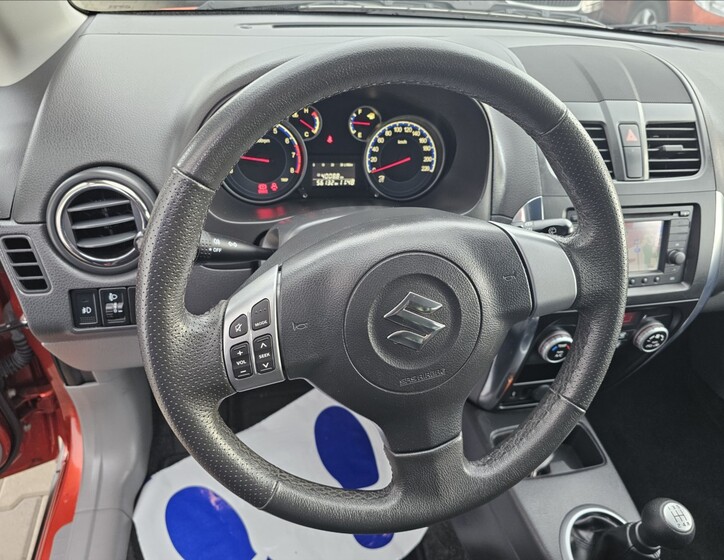 Suzuki SX4 11