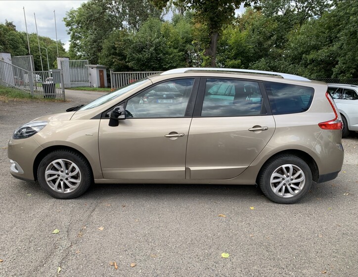 Renault Grand Scénic 8