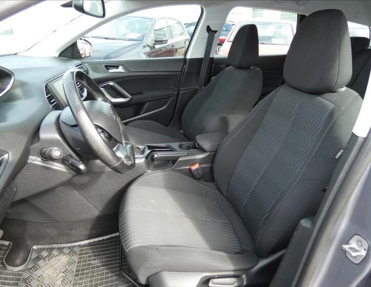 Peugeot 308 8