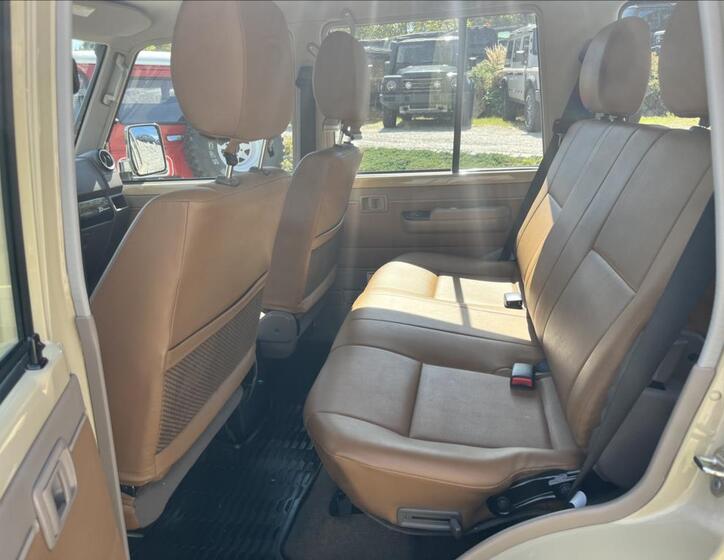 Toyota Land Cruiser 10