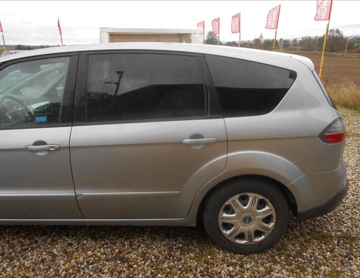 Ford S-MAX 9