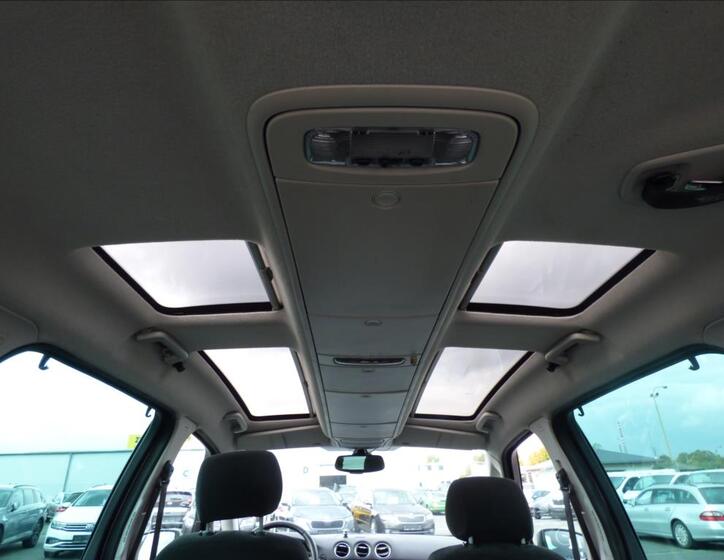 Ford Galaxy 36