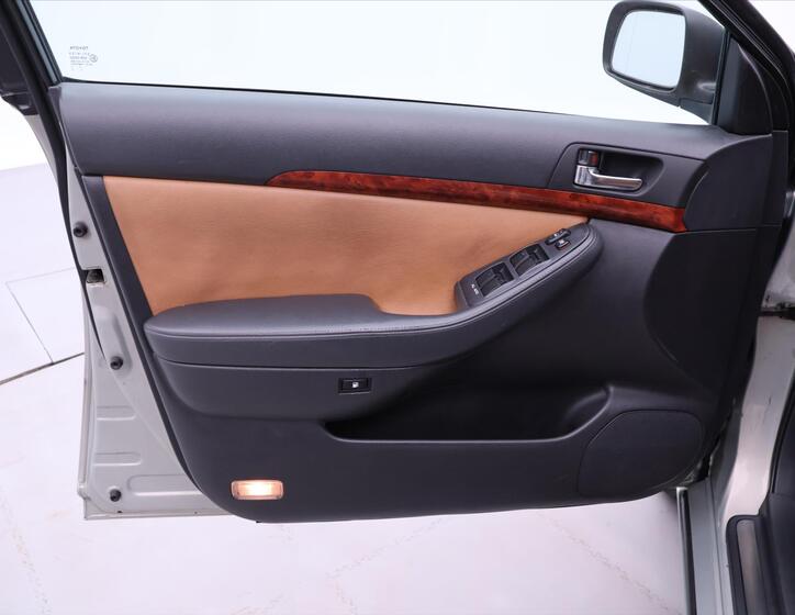 Toyota Avensis 10
