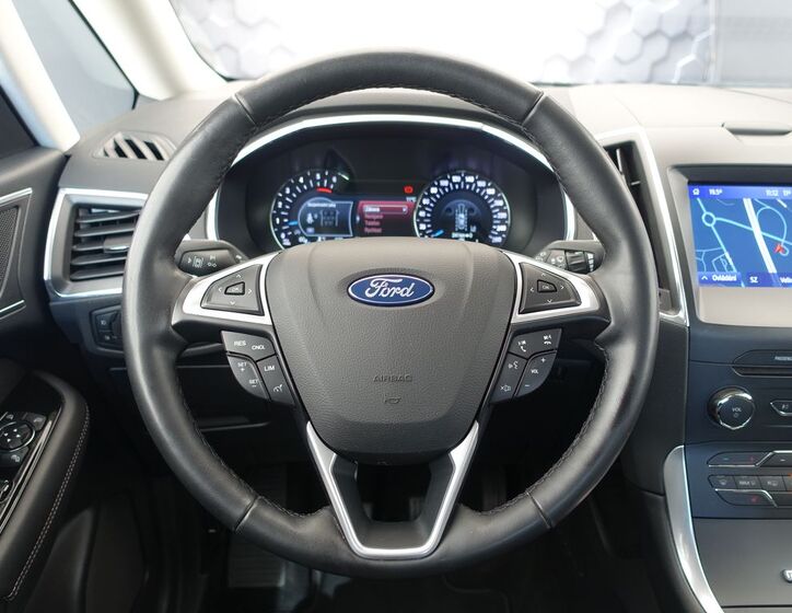 Ford Galaxy 10