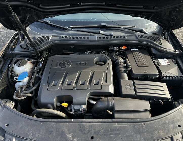 Škoda Superb 24