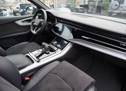 Audi Q8 29