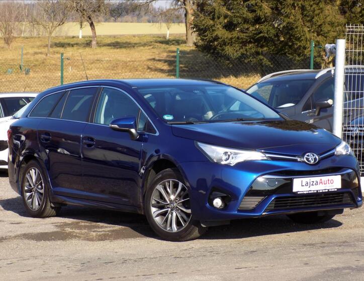 Toyota Avensis 1