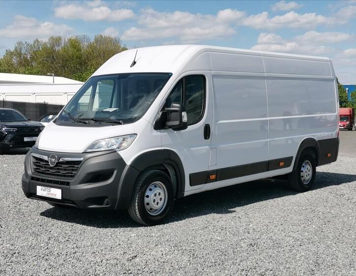 Opel Movano 1