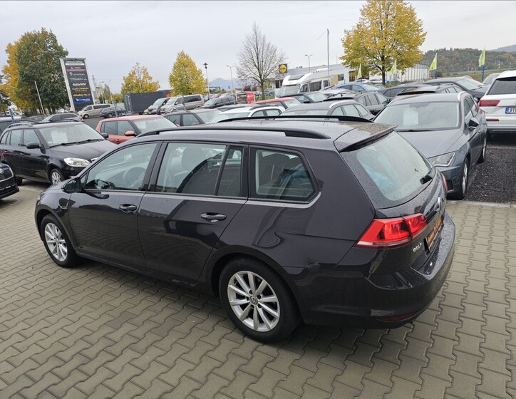 Volkswagen Golf 9