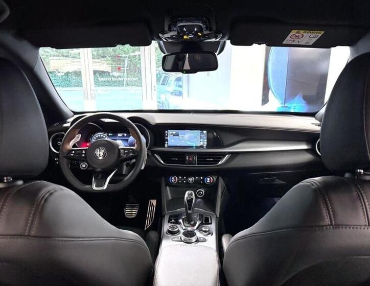 Alfa Romeo Stelvio 22