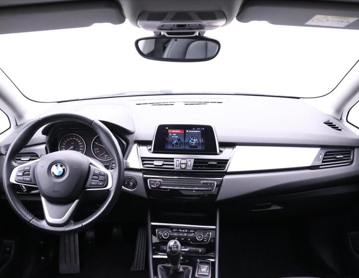BMW Řada 2 28