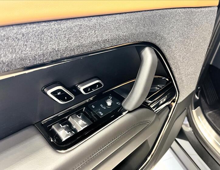 Land Rover Range Rover Sport 11