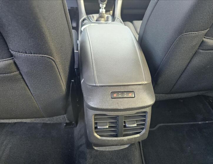 Ford Mondeo 26