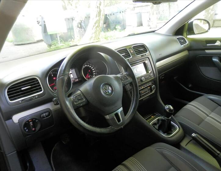 Volkswagen Golf 12