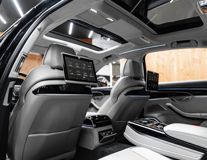 Audi A8 29