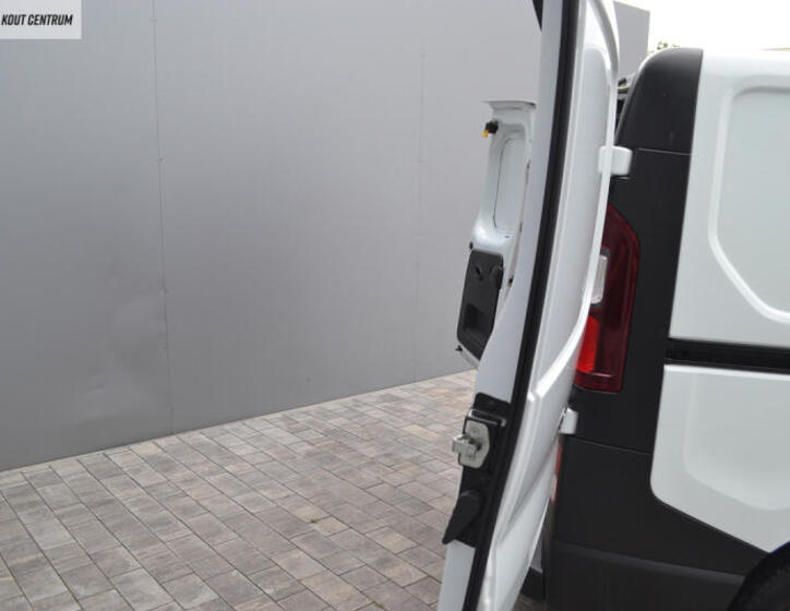 Renault Trafic 16