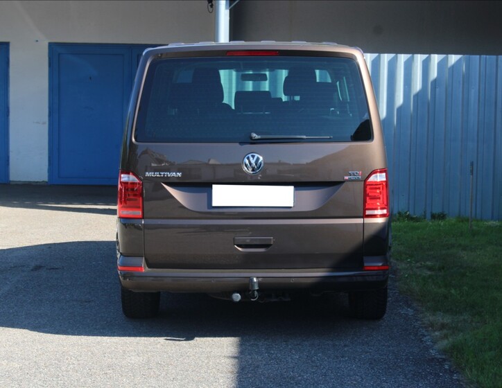 Volkswagen Multivan 8