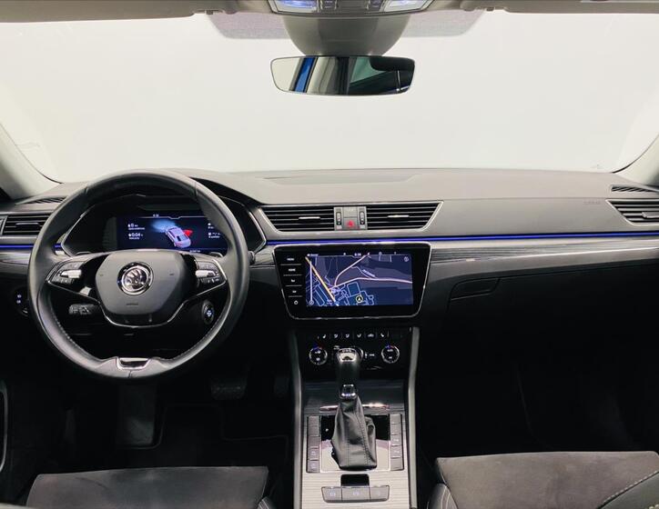 Škoda Superb 9