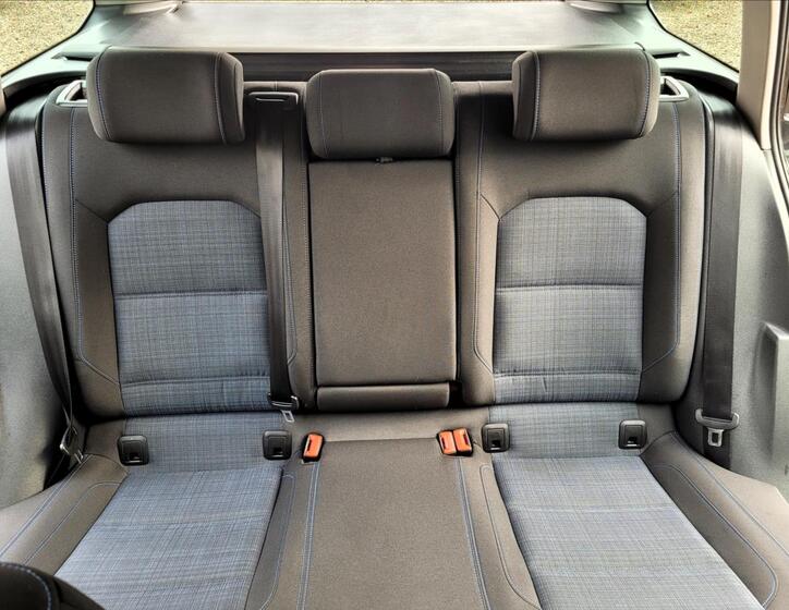 Volkswagen Passat 40