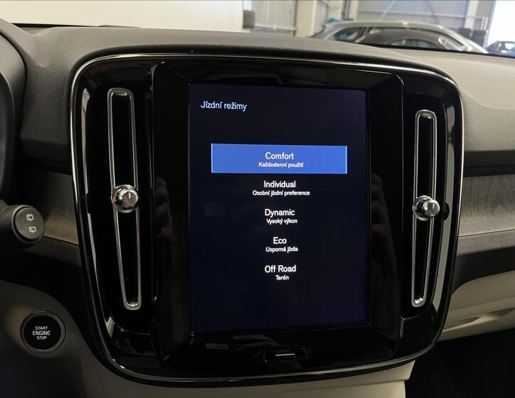 Volvo XC40 10