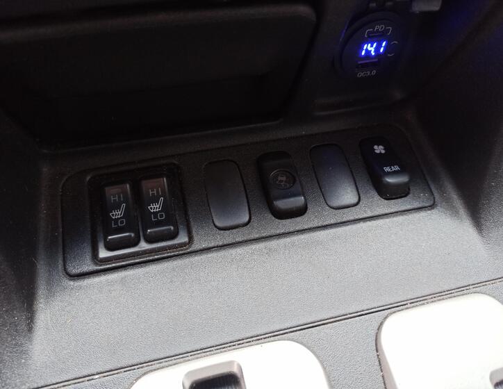Mitsubishi Pajero 16
