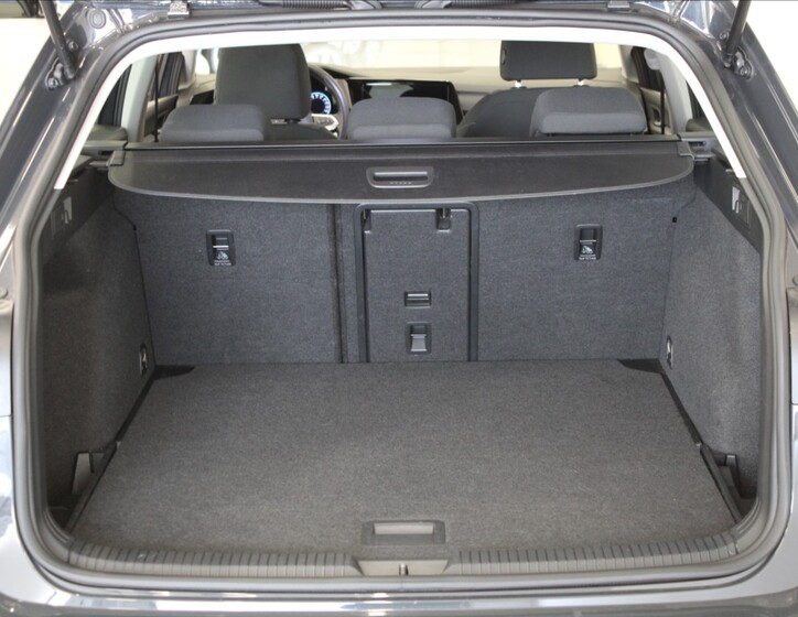 Volkswagen Golf 19