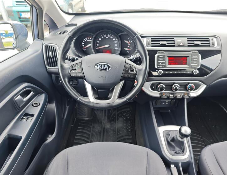 KIA Rio 16