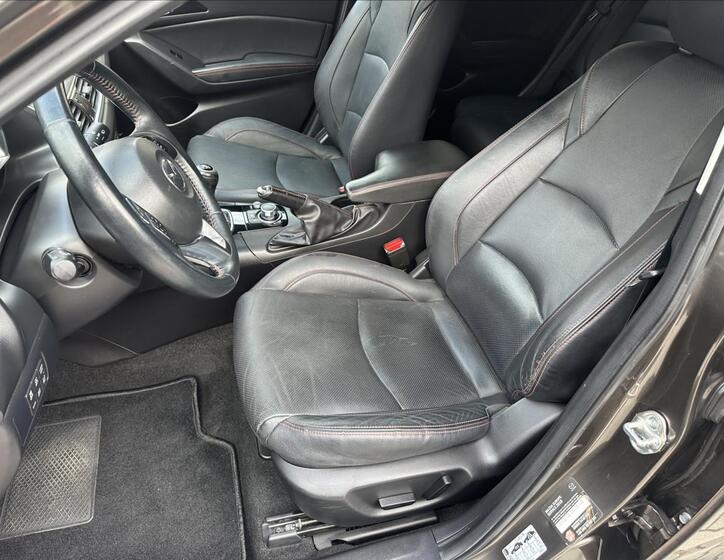 Mazda 3 12
