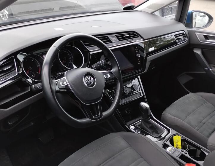 Volkswagen Touran 2
