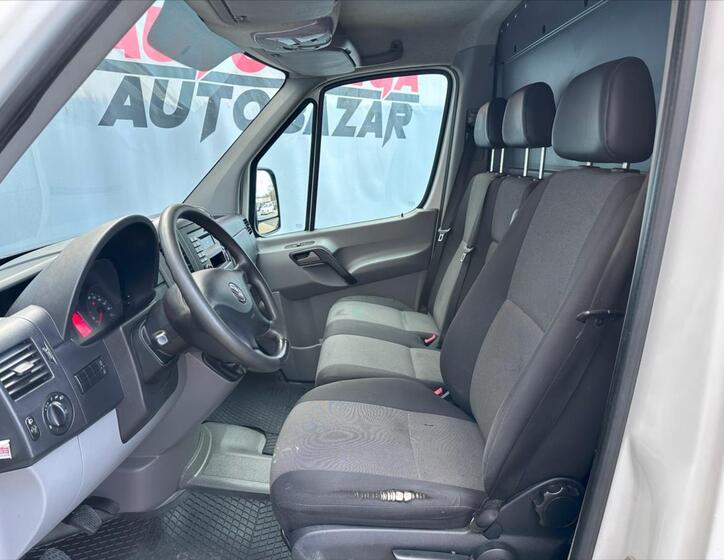 Volkswagen Crafter 9