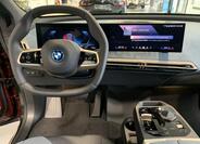 BMW iX 8