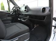 Mercedes-Benz Sprinter 11