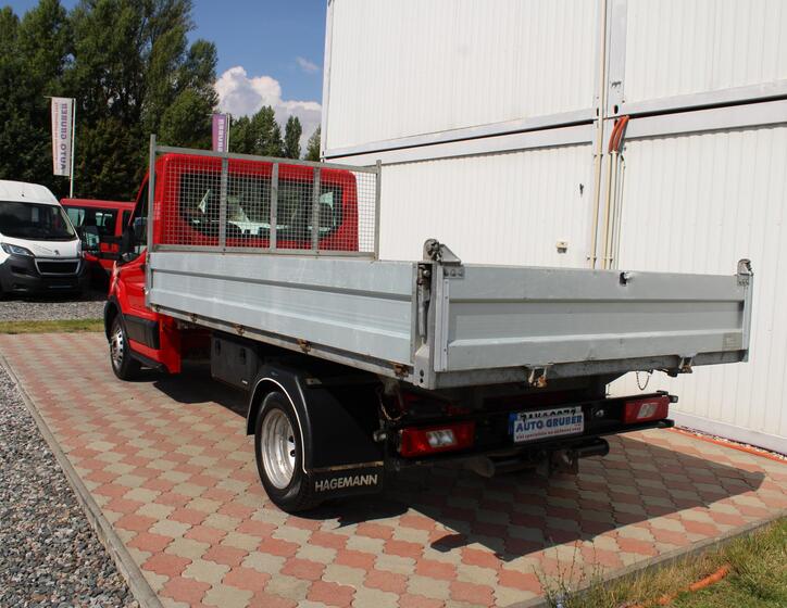 Ford Transit 9