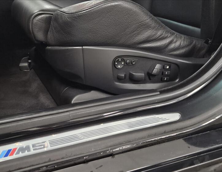 BMW M5 11