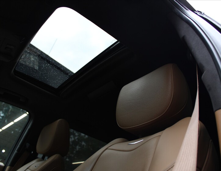 Cadillac Escalade 10