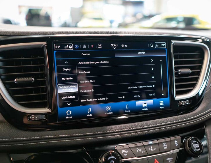 Chrysler Pacifica 29