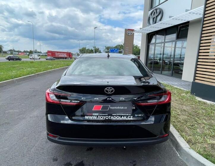 Toyota Camry 3