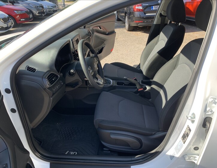 Hyundai i30 13