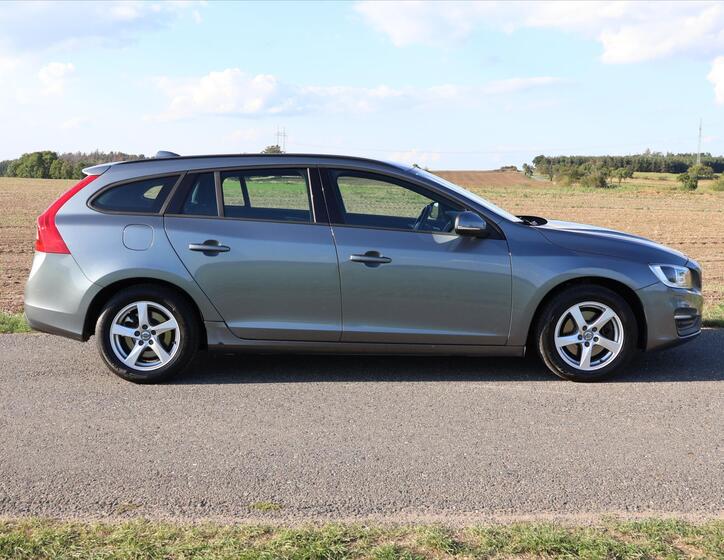 Volvo V60 8