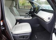 Lexus LM 350h 14