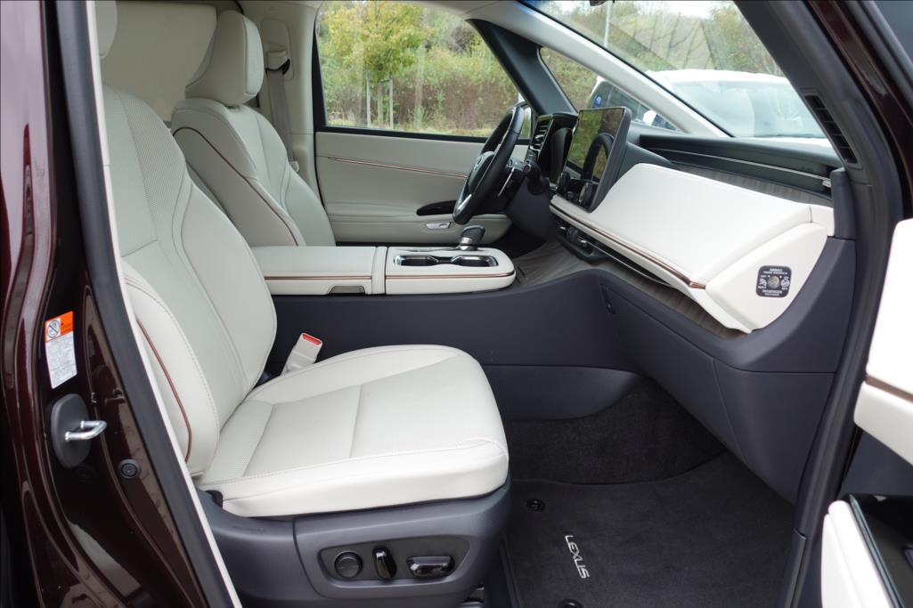 Lexus LM 350h