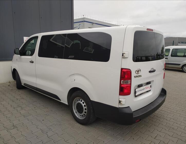 Toyota ProAce 6