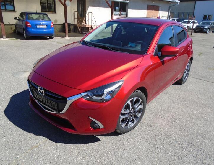 Mazda 2 8