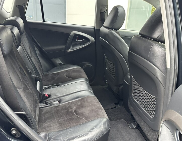 Toyota RAV4 18