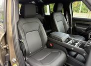 Land Rover Defender 25