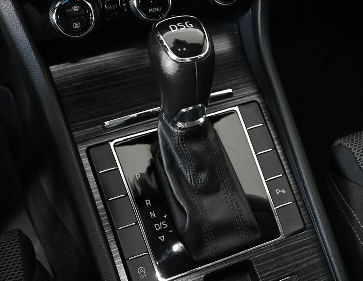 Škoda Superb 24